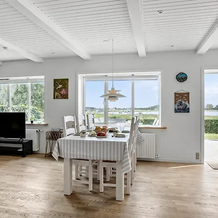 Дом отдыха Beautiful In With House Sea View *