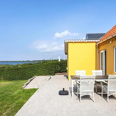 Дом отдыха Beautiful In With House Sea View