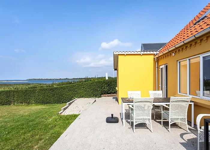 Дом отдыха Beautiful In With House Sea View